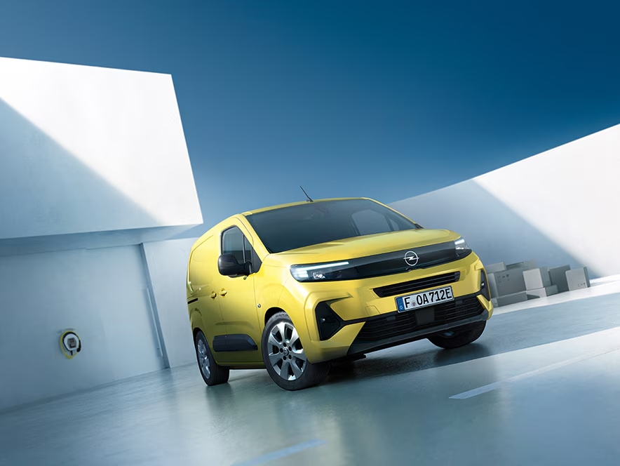 OPEL COMBO CARGO MY2023 BEV EXTERIOR 4x3