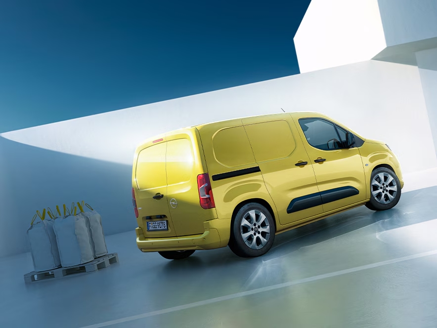 OPEL COMBO CARGO MY2023 ICE EXTERIOR 4x3